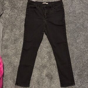 Levi’s 311 Shaping Skinny Jeans
Size W30 L28 Black